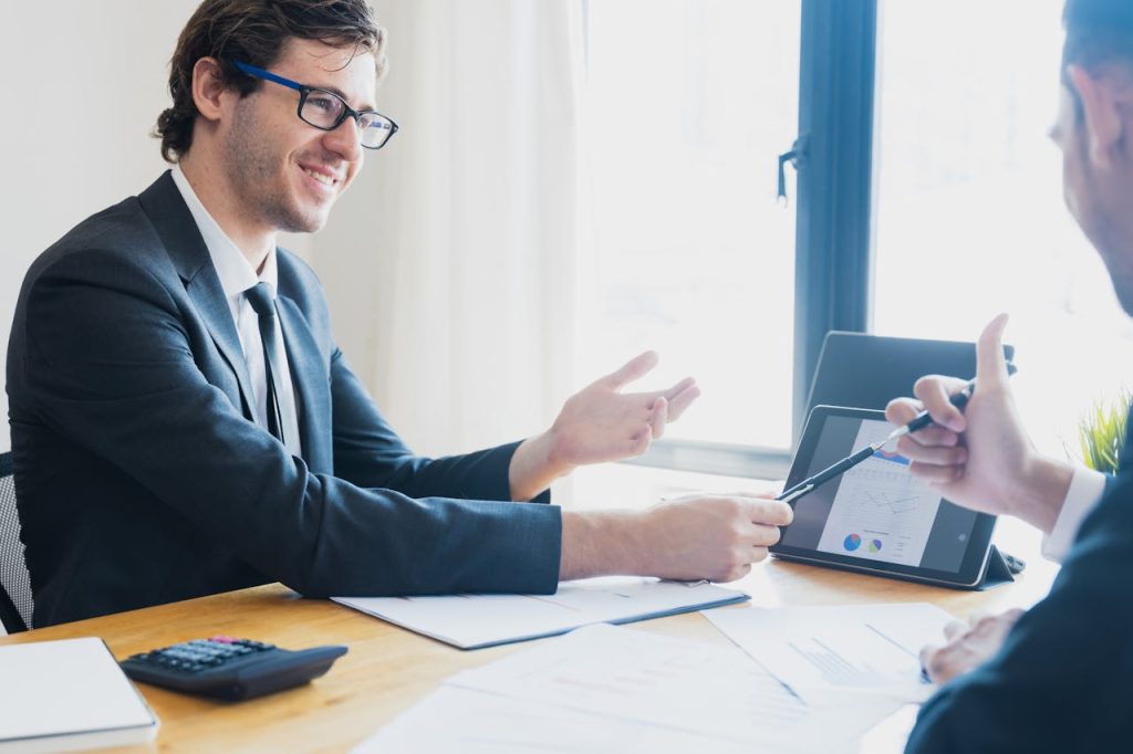 Investment risk analysis and advisory services in Guinea