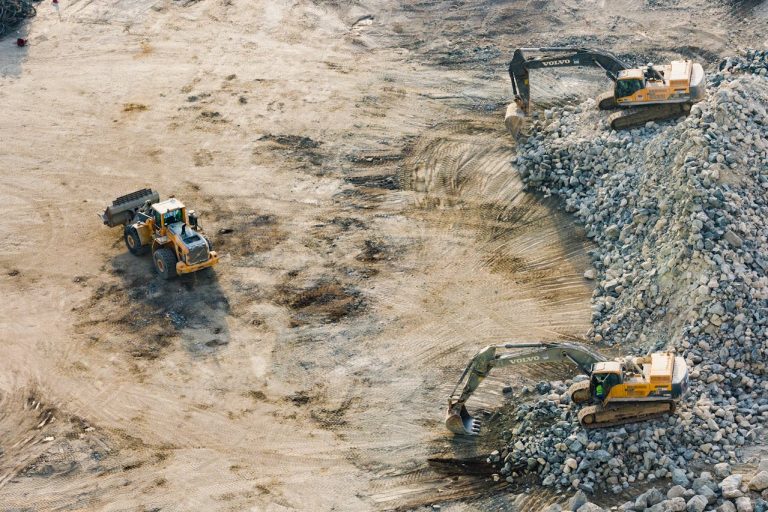 Diamond Mining Investments Guineas Untapped Gemstone Potential - YES! INVEST in GUINEA An aerial view of a diamond mine, a model of Diamond Mining advocated by Yes Invest in Guinea.