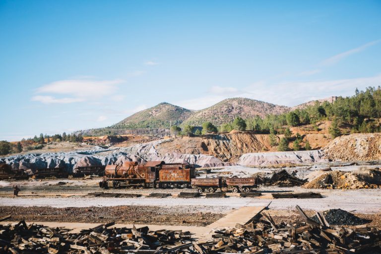 Graphite Mining in Guinea Critical Minerals for Battery Tech - YES! INVEST in GUINEA Graphite Mining in Guinea: Critical Minerals for Battery Tech overview by yes! invest guinea.