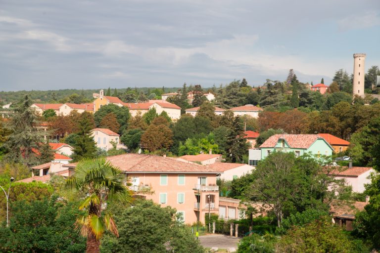 Mixed-Use Developments Real Estate Trends in Guinea Cities - YES! INVEST in GUINEA Mixed-Use Developments: Real Estate Trends in Guinea Cities overview by yes! invest guinea.