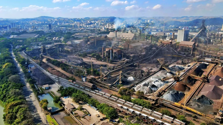Strategic Rebound Rio Tintos Aluminum Exports to the US Return to Pre-Tariff Levels and the Implications for West African Processing - YES! INVEST in GUINEA Rio Tinto’s aluminum exports to the US rebound to pre-tariff levels yes! invest guinea