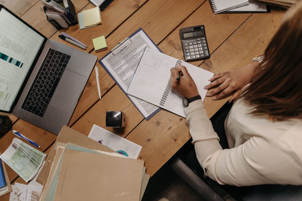 Financial and Administrative Services in Guinea – Yes! Invest Guinea